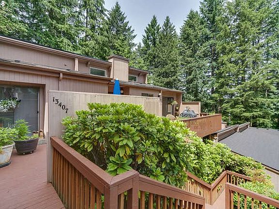3rd image of 13407 NE Regents Dr