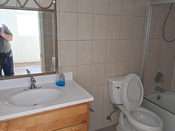 3rd image of 8157 Cantaloupe Ave
