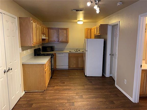 5th image of 1009 Advance St #1011