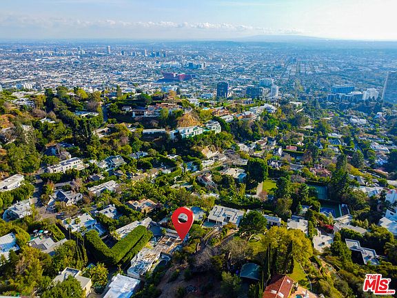 5th image of 1523 3/8 N Doheny Dr