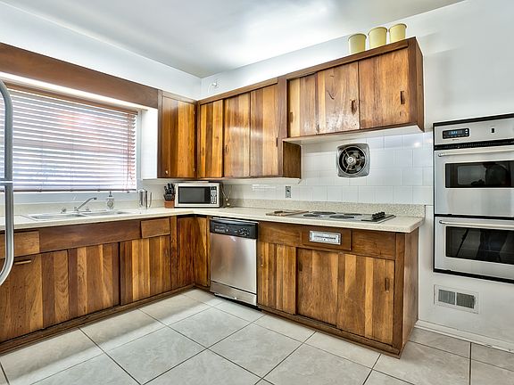 3rd image of 2115 Gibbs Dr
