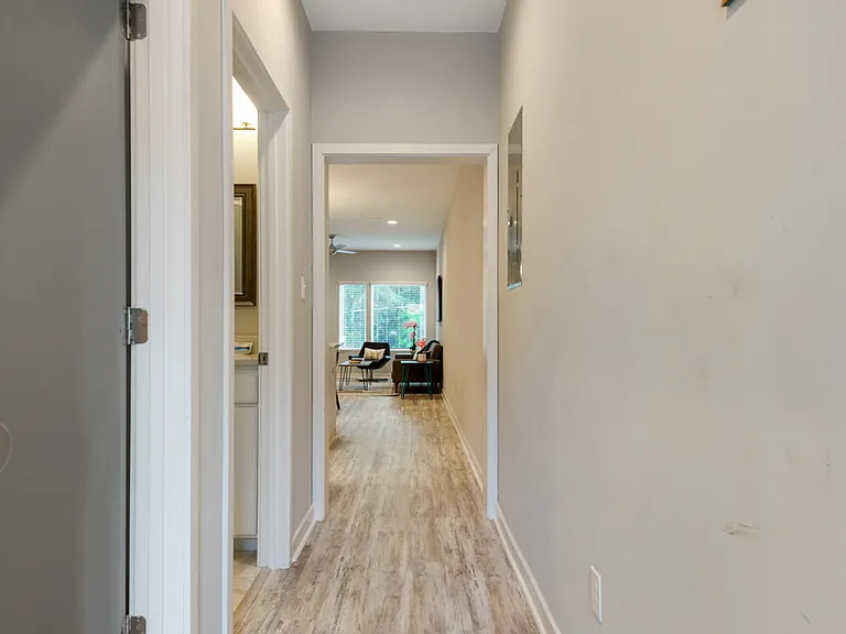 823 N Bronough St — Photo 9