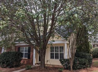 10 Sidney Marie Ct, Greensboro, NC 27407