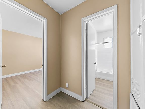 5th image of 608 W Hyde Park Blvd APT 7