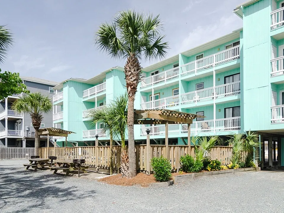 1013 Carolina Beach Ave N #2F