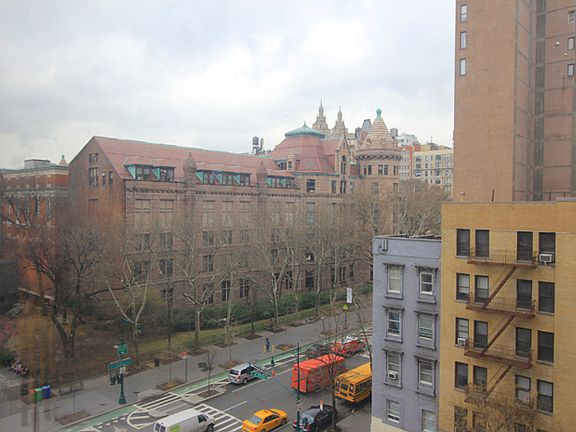 5th image of 101 W 79th St APT 2C