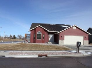 310 Gemstone Dr, Rapid City, SD 57701