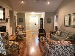 16 Fairoaks Dr, Greenville, SC 29615