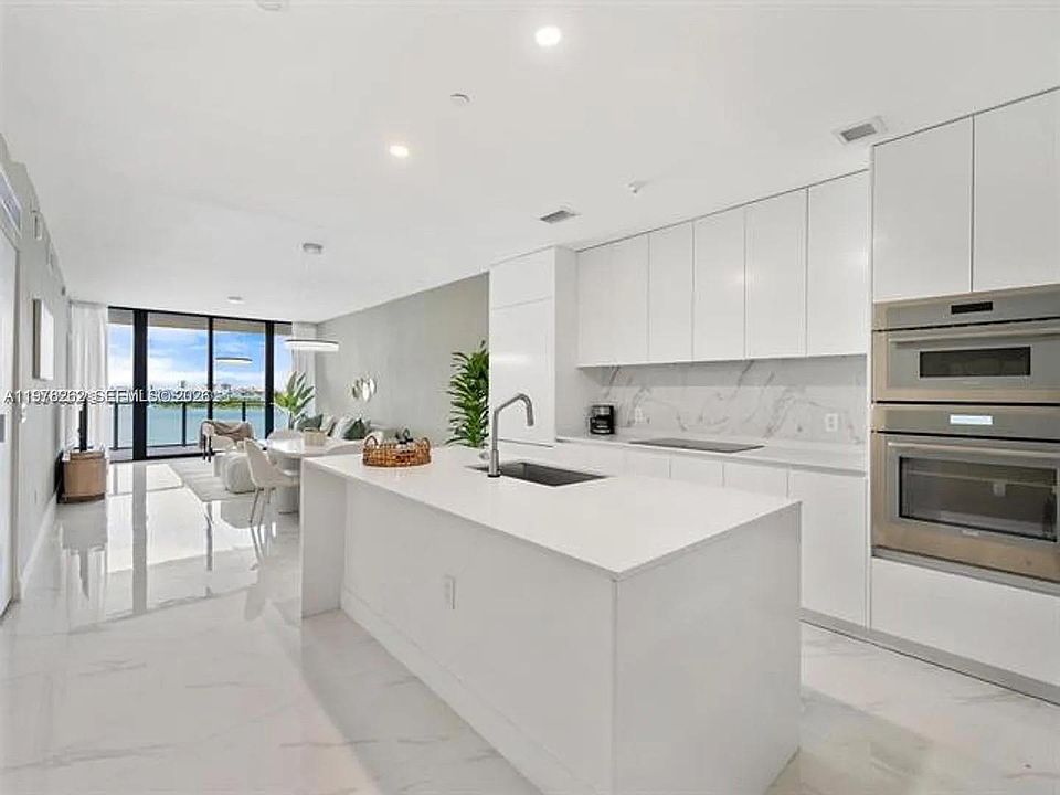 1st image of 700 NE 24th St #606
