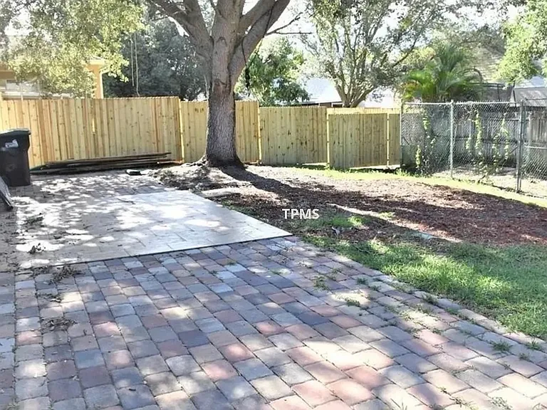 12743 Woodbury Oaks Dr — Photo 2