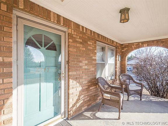 3rd image of 2747 E 14th Pl S
