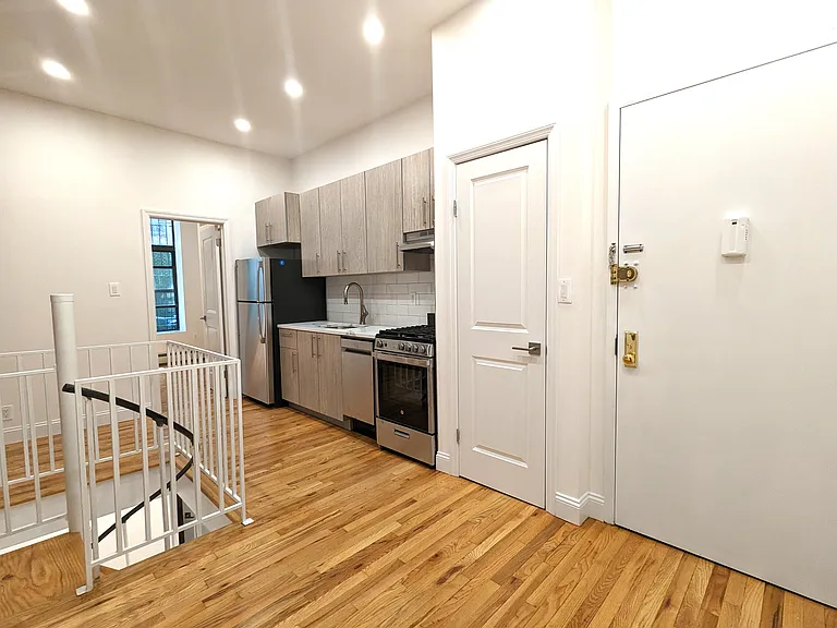 224 E 85th St #1 — Photo 9