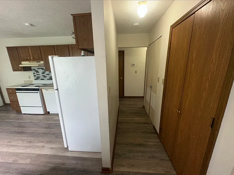 262 3rd St #2 — Photo 8