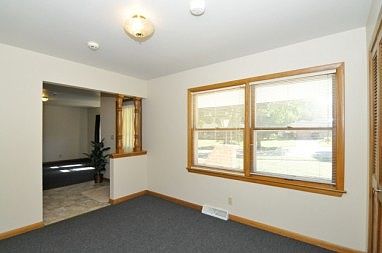 4th image of 914 Lowell Dr