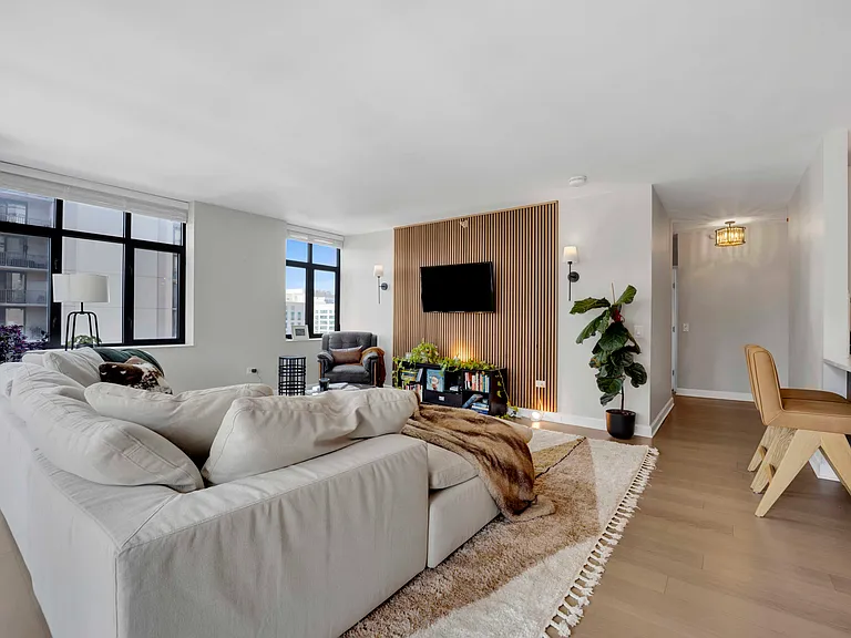 630 N State St #2208 — Photo 6