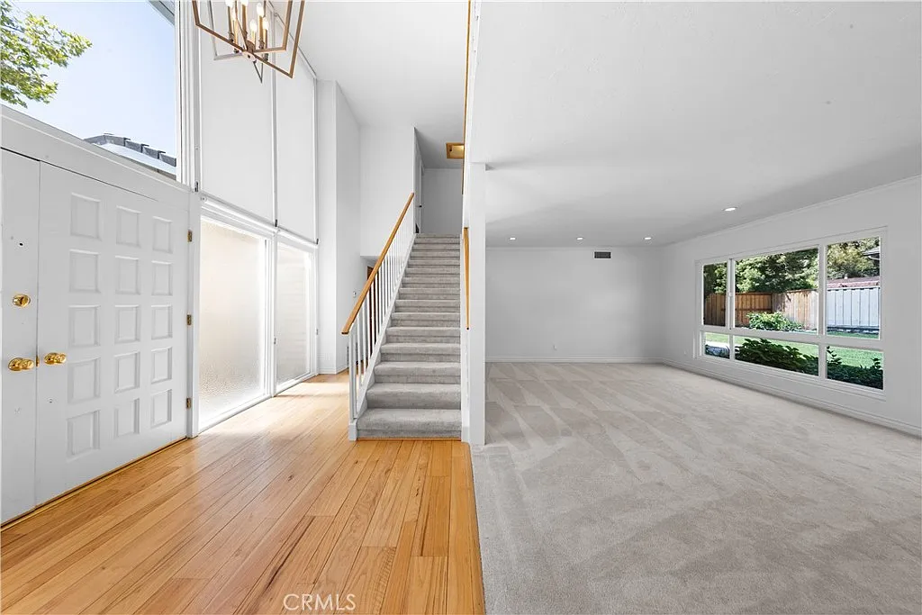 5 bed, 2.5 bath, 2510 sqft, $6,500 — Photo 4