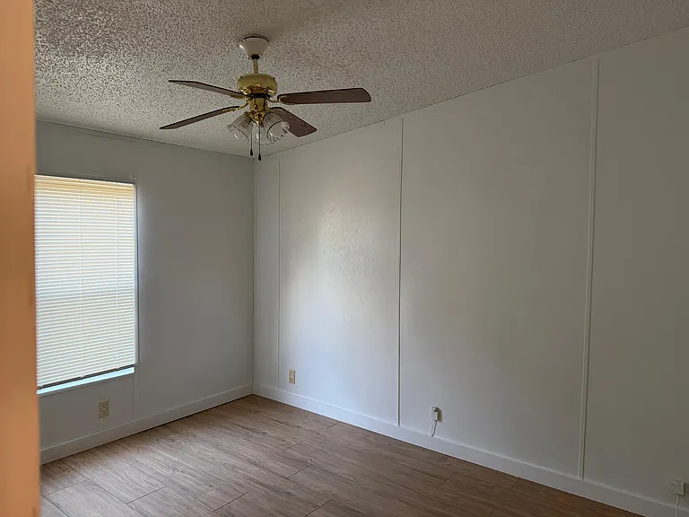 30152 Eastport Dr — Photo 4