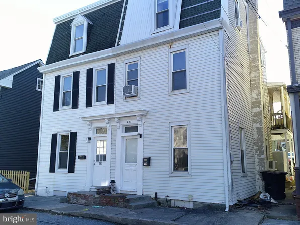 235 W Locust St, Mechanicsburg, PA 17055