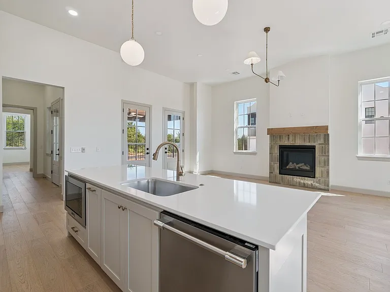 18835 Selah Way — Photo 9