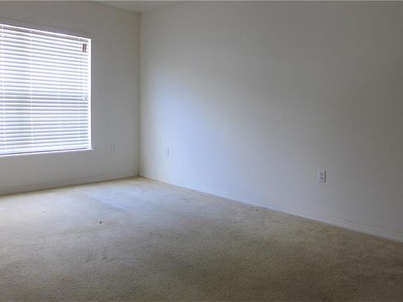 5th image of 2089 Whispering Trails Blvd
