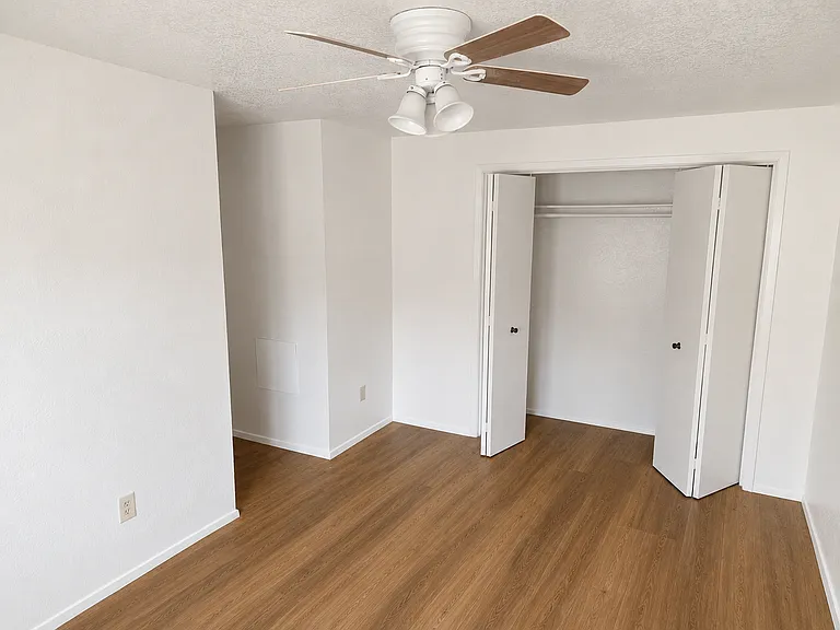 2054 S Division Ave — Photo 7