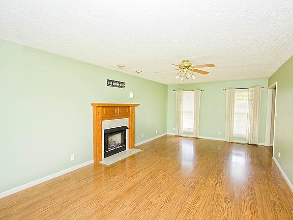 2nd image of 1022 Persimmon Ct