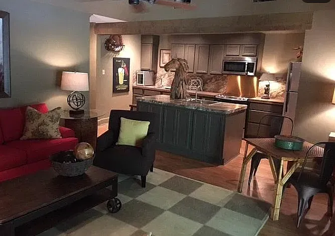 2 bed, 1200 sqft, $2,500 — Photo 4