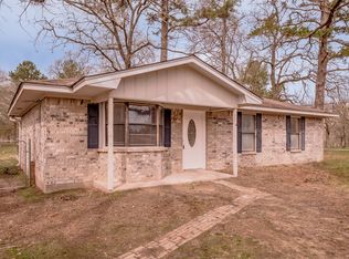 4 Barre Ln, Huntsville, TX 77320