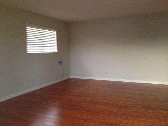 2nd image of 1038 W Calle De Las Estrellas APT 1