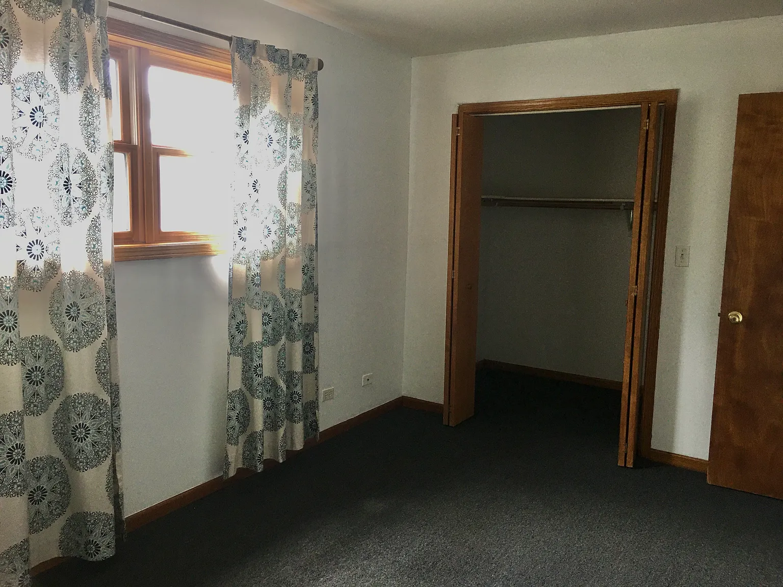 3 bed, 1.5 bath, 1200 sqft, $1,600 — Photo 3