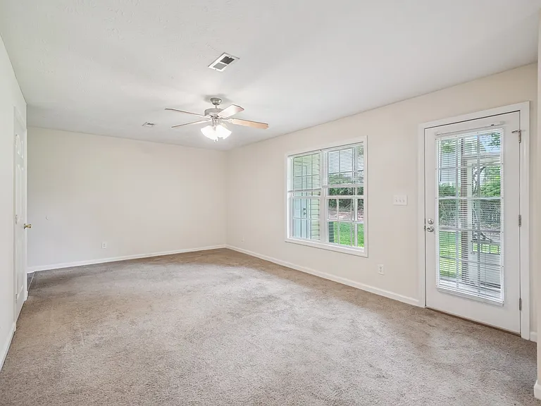 Morganton Arms Apartments — Photo 26