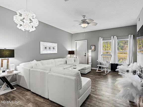 3rd image of 178 SOUTHERN BAY Drive