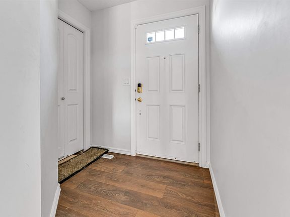 3rd image of 2040 24th St NW