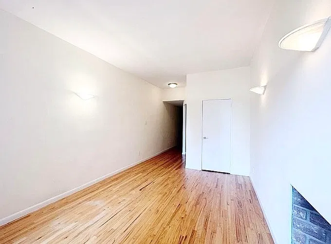 535 Third Avenue — Photo 2