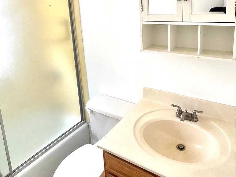 92 Washington St #1B — Photo 4