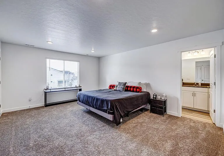 408 N Sea Chaser Ln #BASEMENT — Photo 15