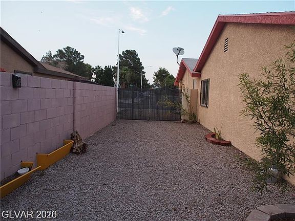 3rd image of 4613 Elm Ave
