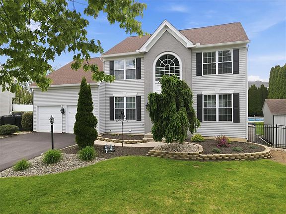 2nd image of 410 Ramblewood Dr
