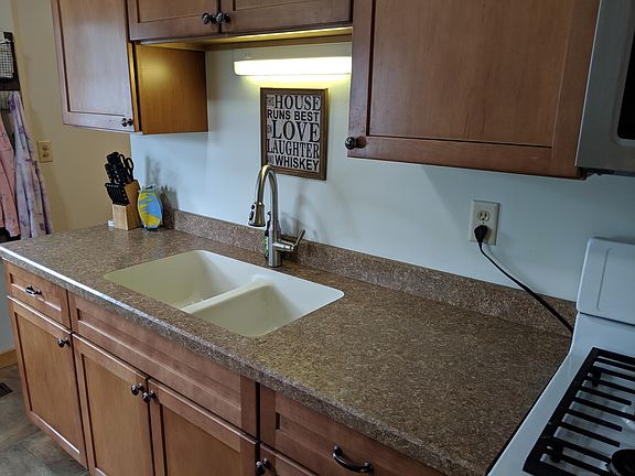 5th image of 715 Meadow Ct