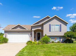 7040 Quintara Dr NE, Comstock Park, MI 49321