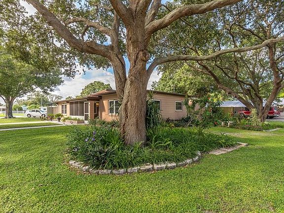 4th image of 5282 Orange Blossom Ln N