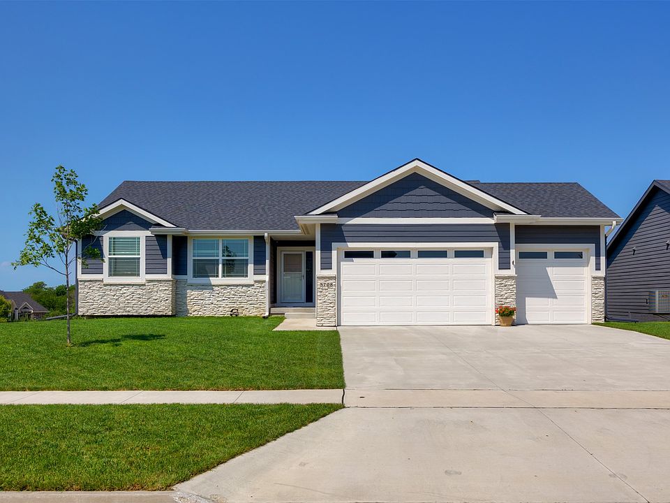 1st image of 5708 NE Northgate Dr