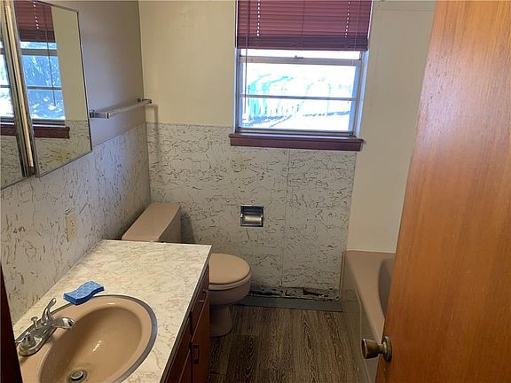 4th image of 501 W Arlington Ave
