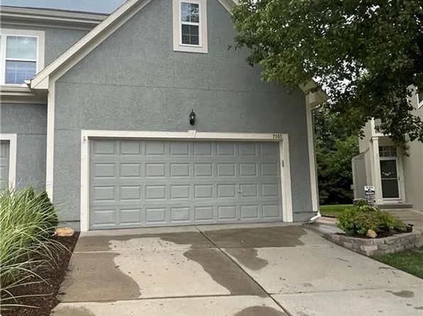 7105 McCoy St, Shawnee, KS 66227