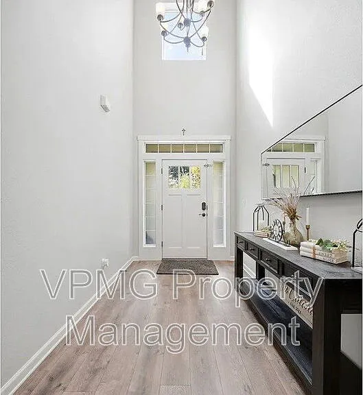 4704 NE 109th St — Photo 6