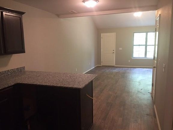3rd image of 2902 SW Amberwood Ave