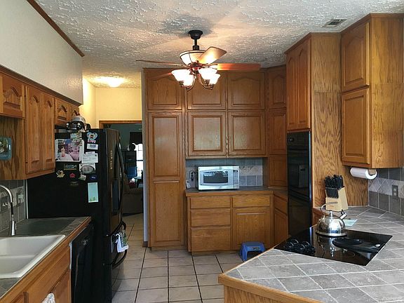 3 - Kitchen