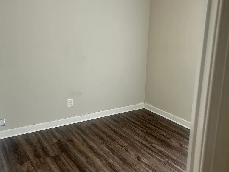 1004 Bristolmoor Dr — Photo 10