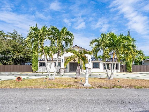 2nd image of 20221 SW 318th St