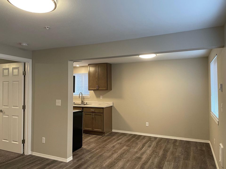 Unit 10 - Living area